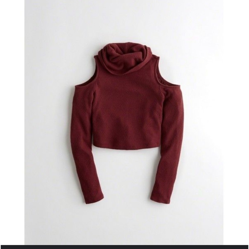 NWT Hollister burgundy, cold shoulder turtleneck